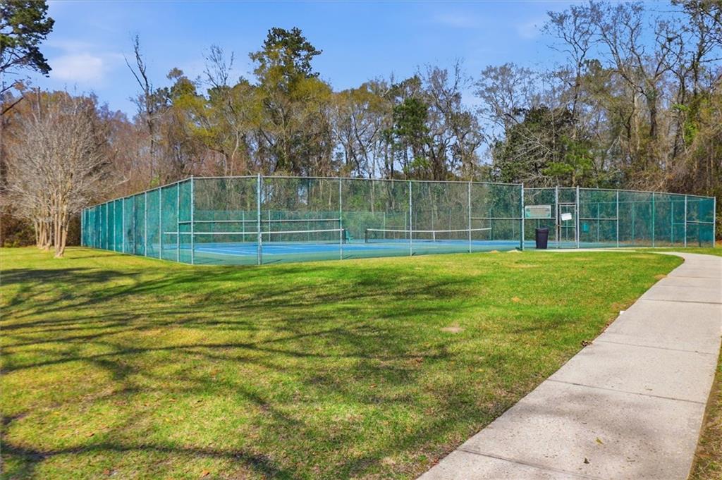 423 RIVER OAKS Drive