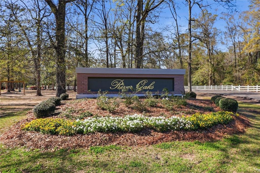 423 RIVER OAKS Drive