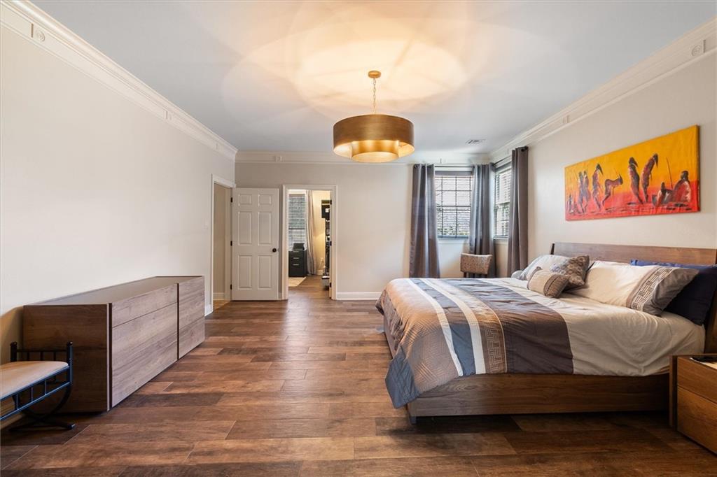 423 RIVER OAKS Drive