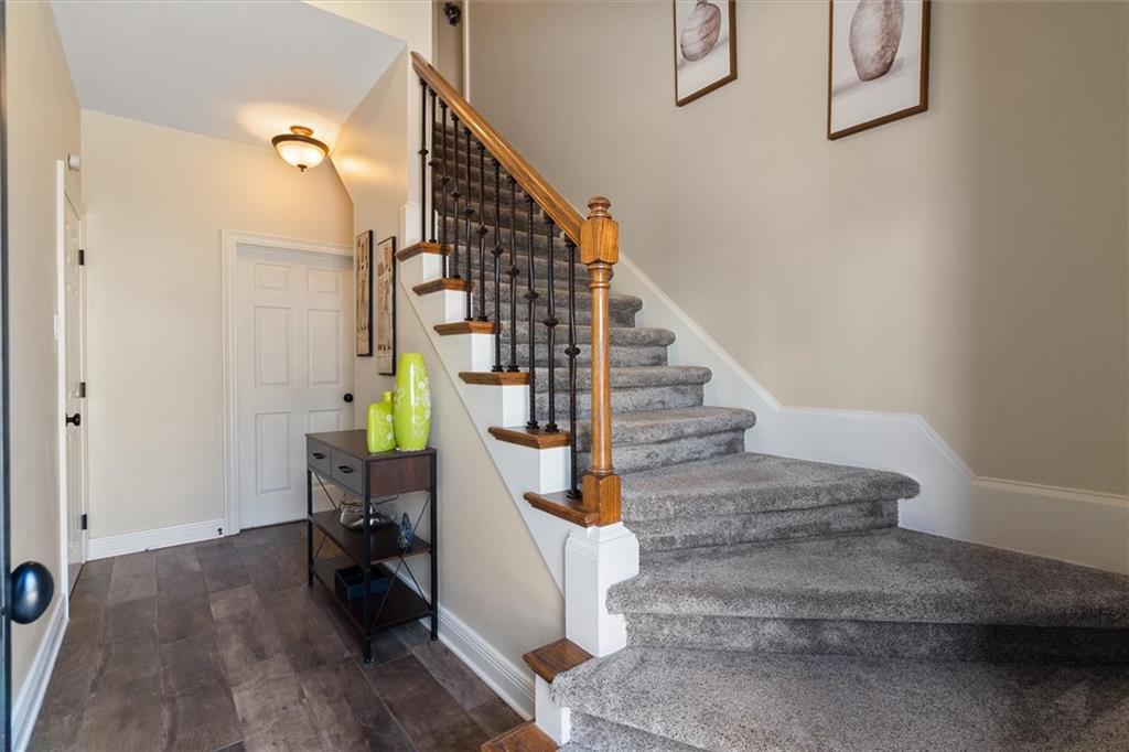 423 RIVER OAKS Drive