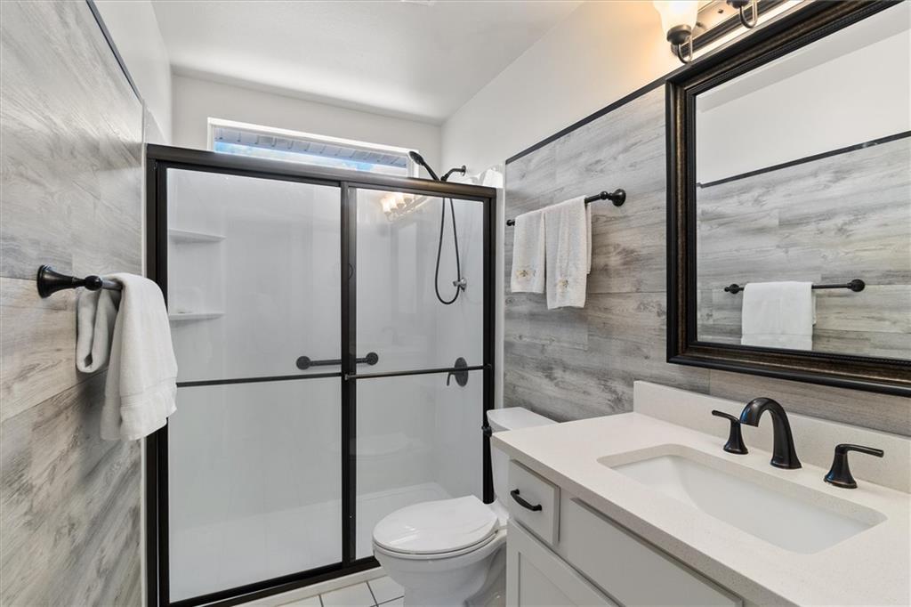 423 RIVER OAKS Drive