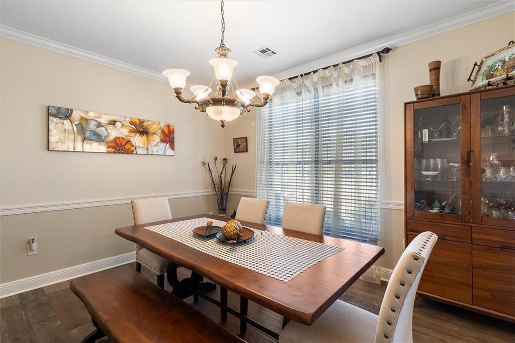 423 RIVER OAKS Drive