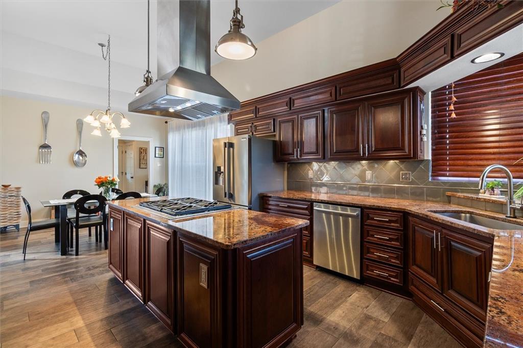 423 RIVER OAKS Drive