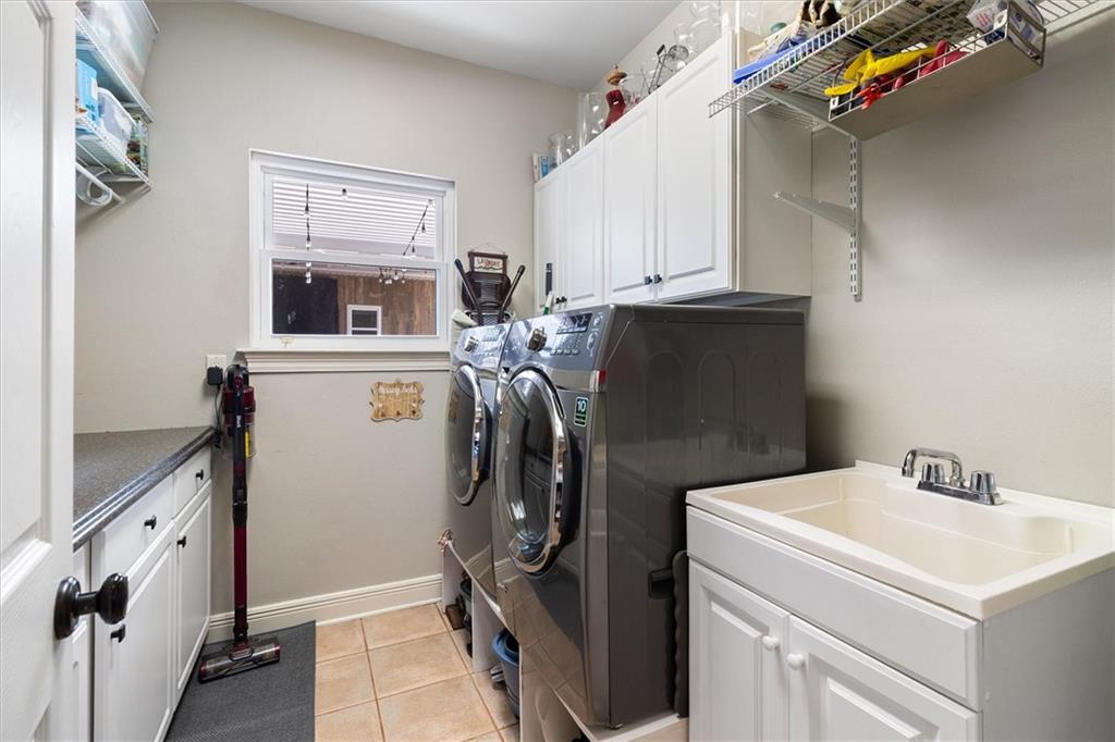 423 RIVER OAKS Drive