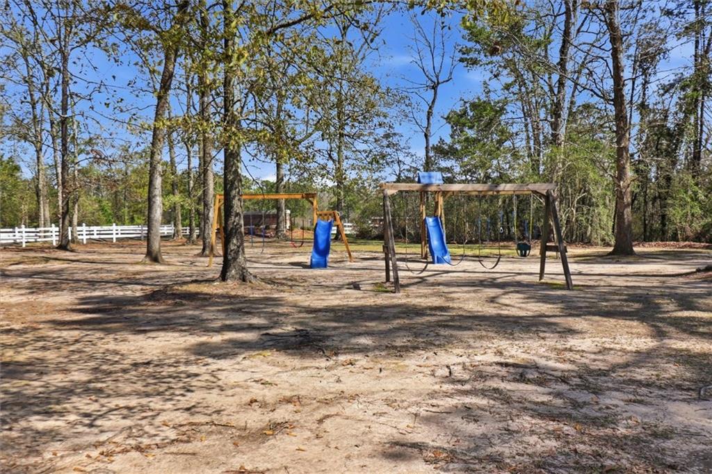 423 RIVER OAKS Drive