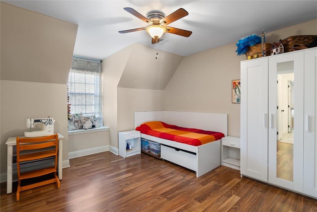 423 RIVER OAKS Drive