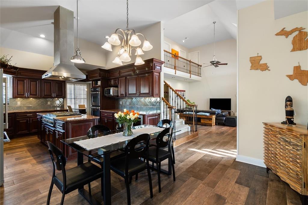 423 RIVER OAKS Drive