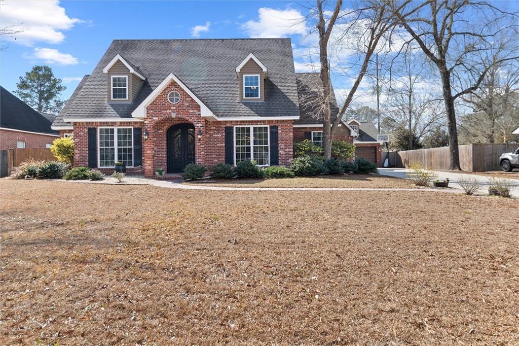 423 RIVER OAKS Drive