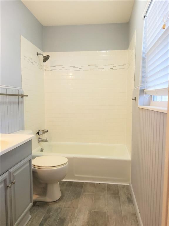 309 ROBIN HOOD Drive