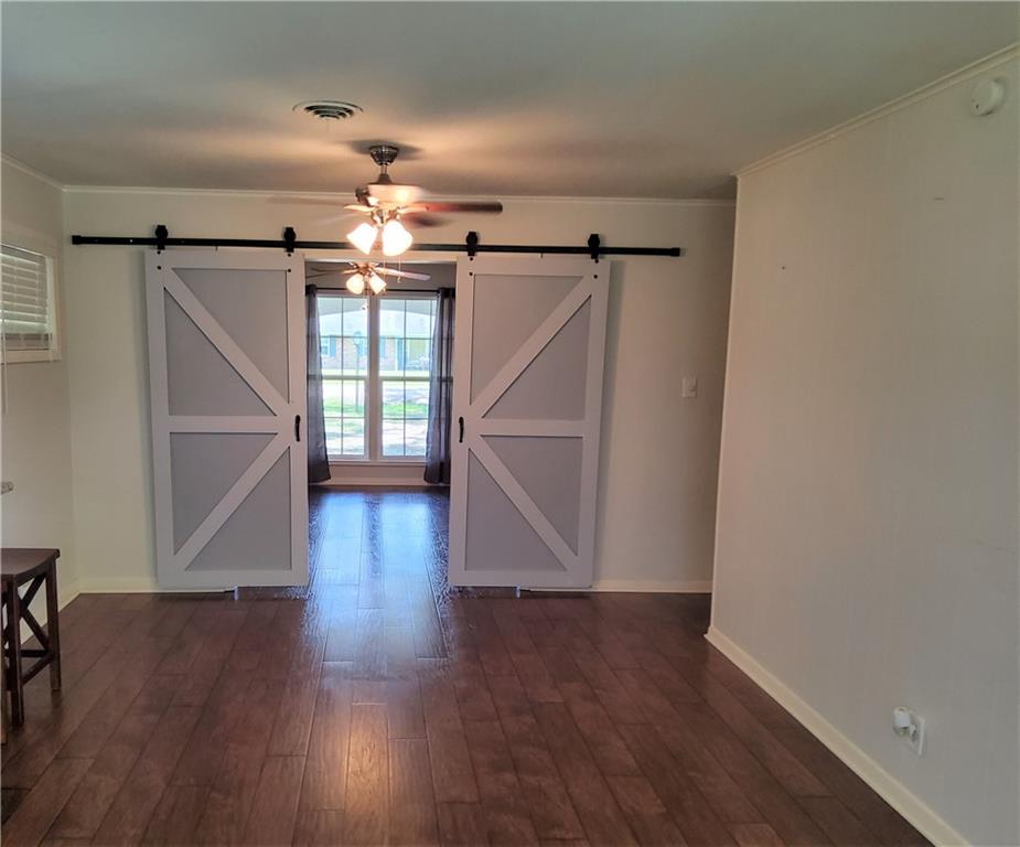 309 ROBIN HOOD Drive