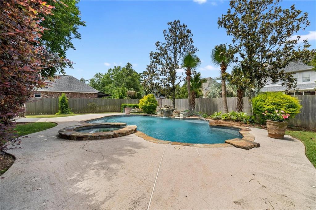 505 EVERGREEN Drive