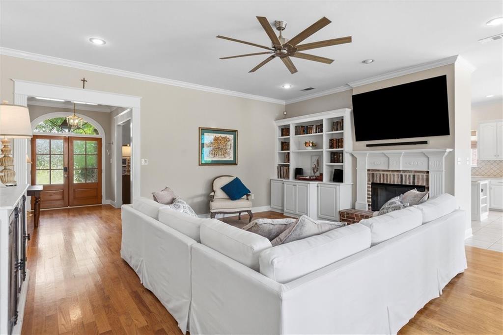505 EVERGREEN Drive