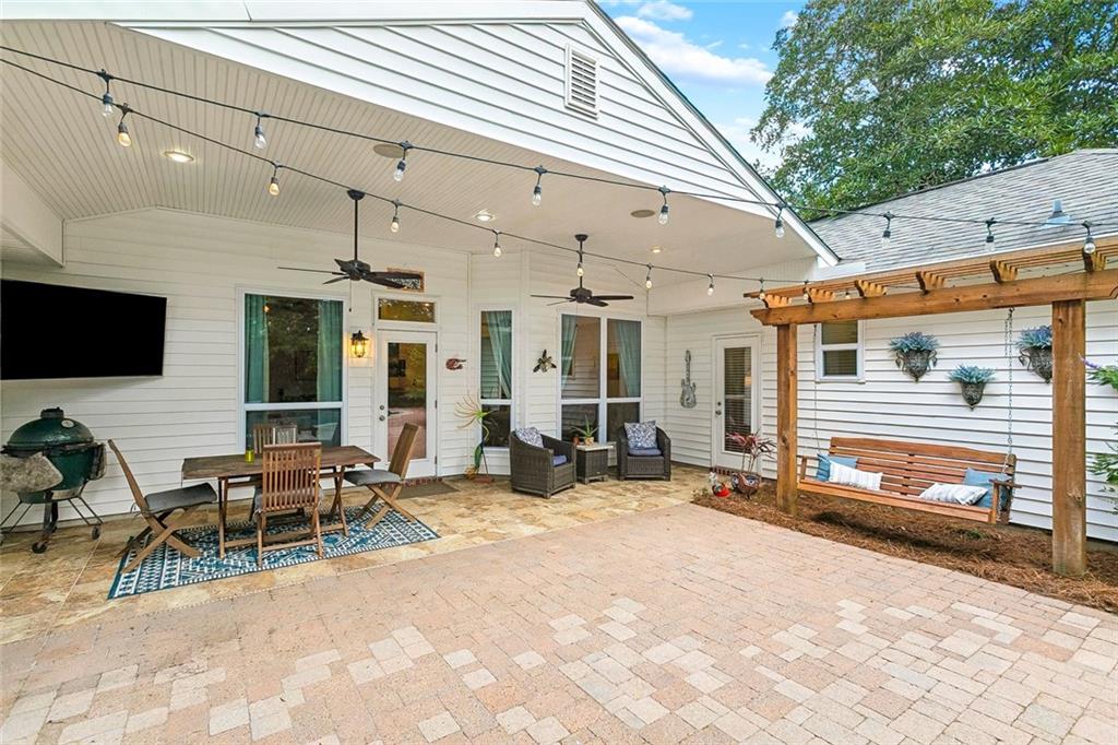 2045 WHITE MYRTLE Drive