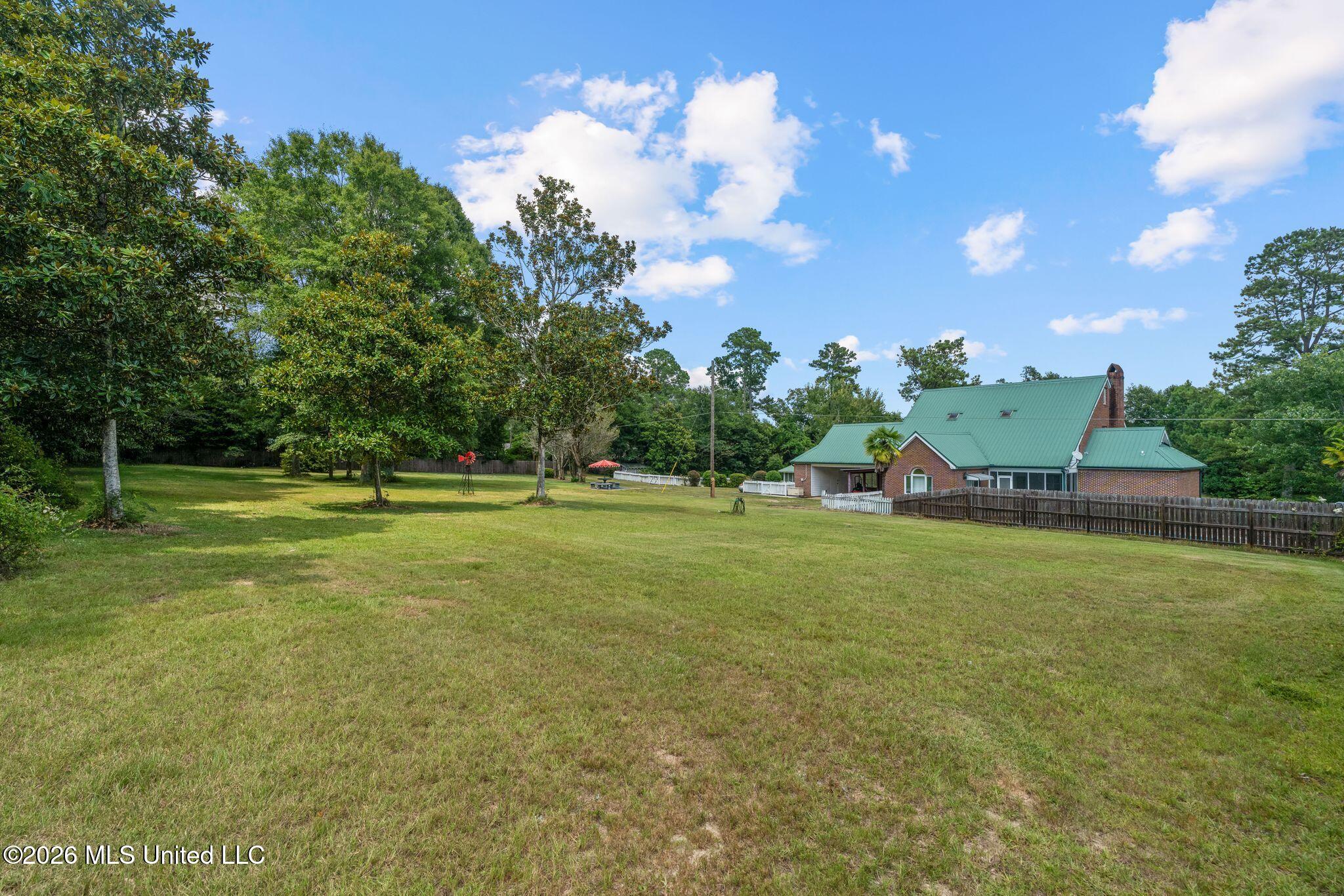 212 Hillman Road