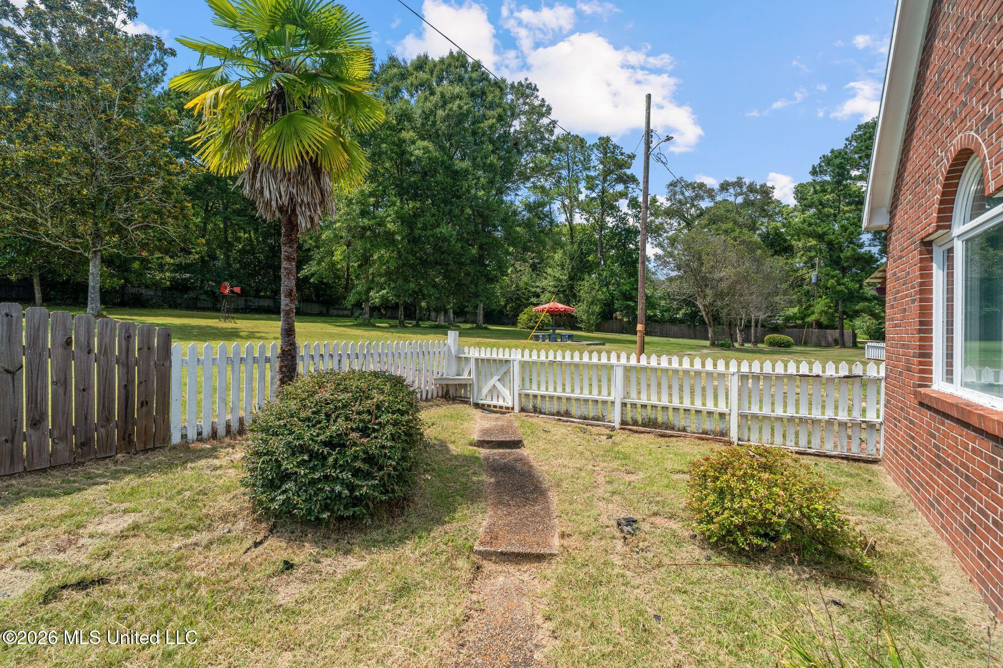 212 Hillman Road