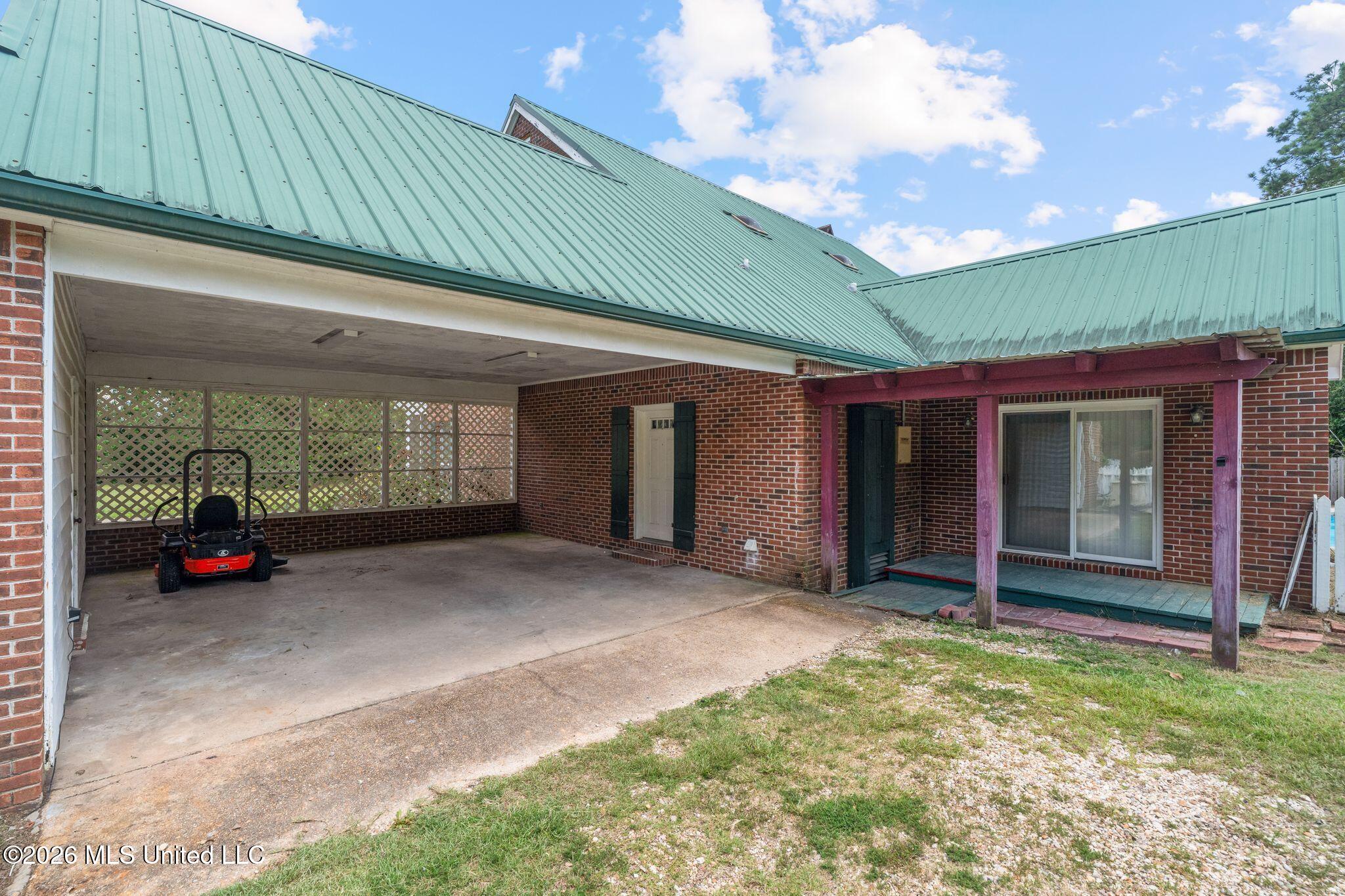 212 Hillman Road