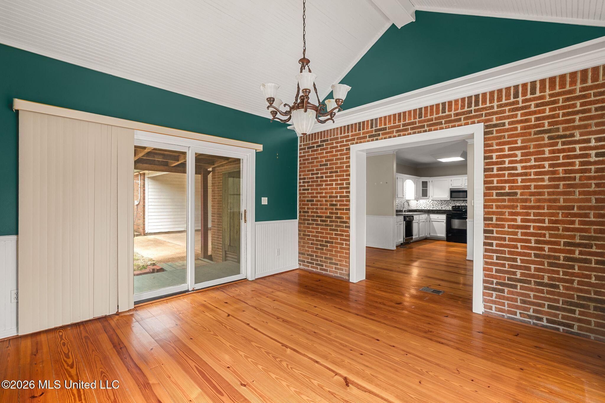 212 Hillman Road