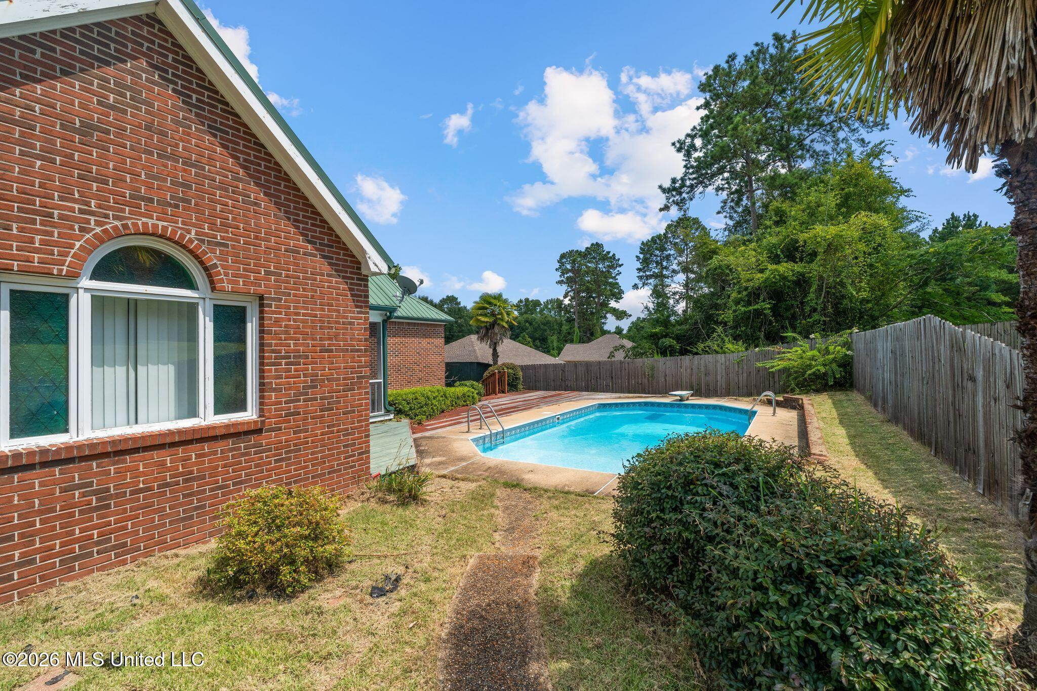 212 Hillman Road