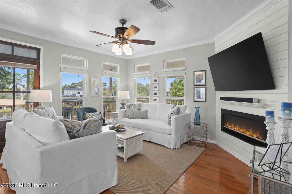 628 W Magnolia Street
