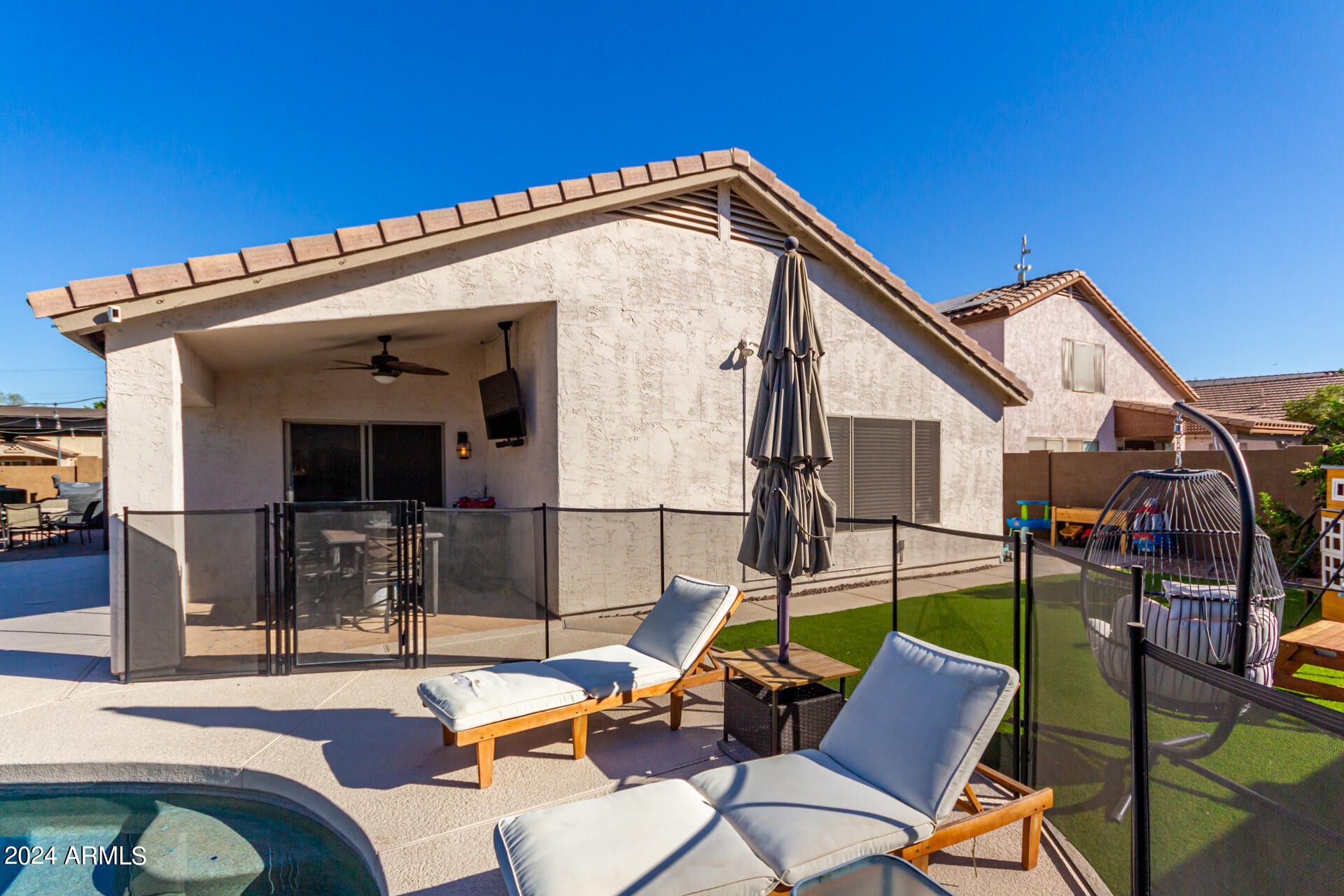 893 W CHILTON Avenue