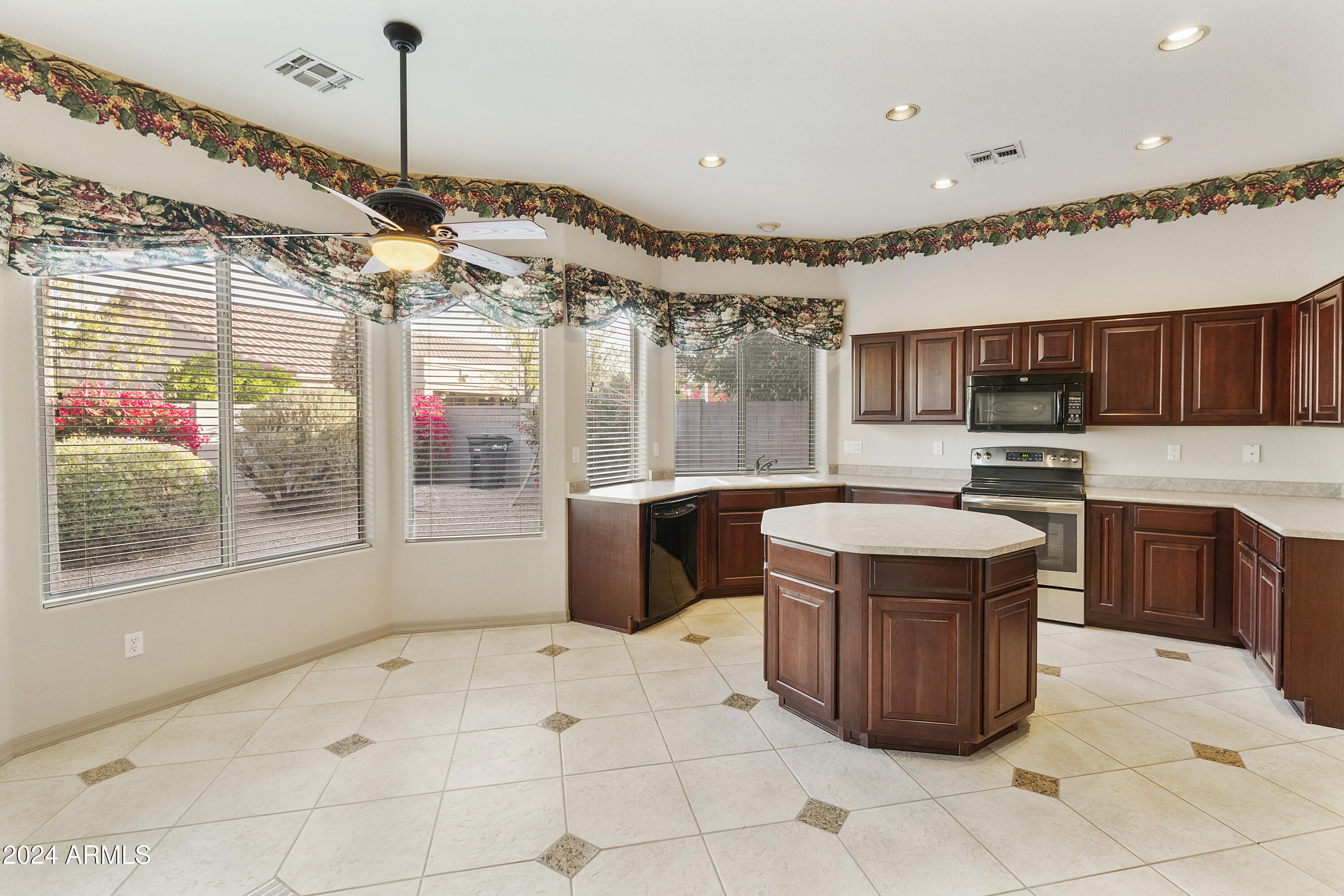 4168 E WALNUT Road