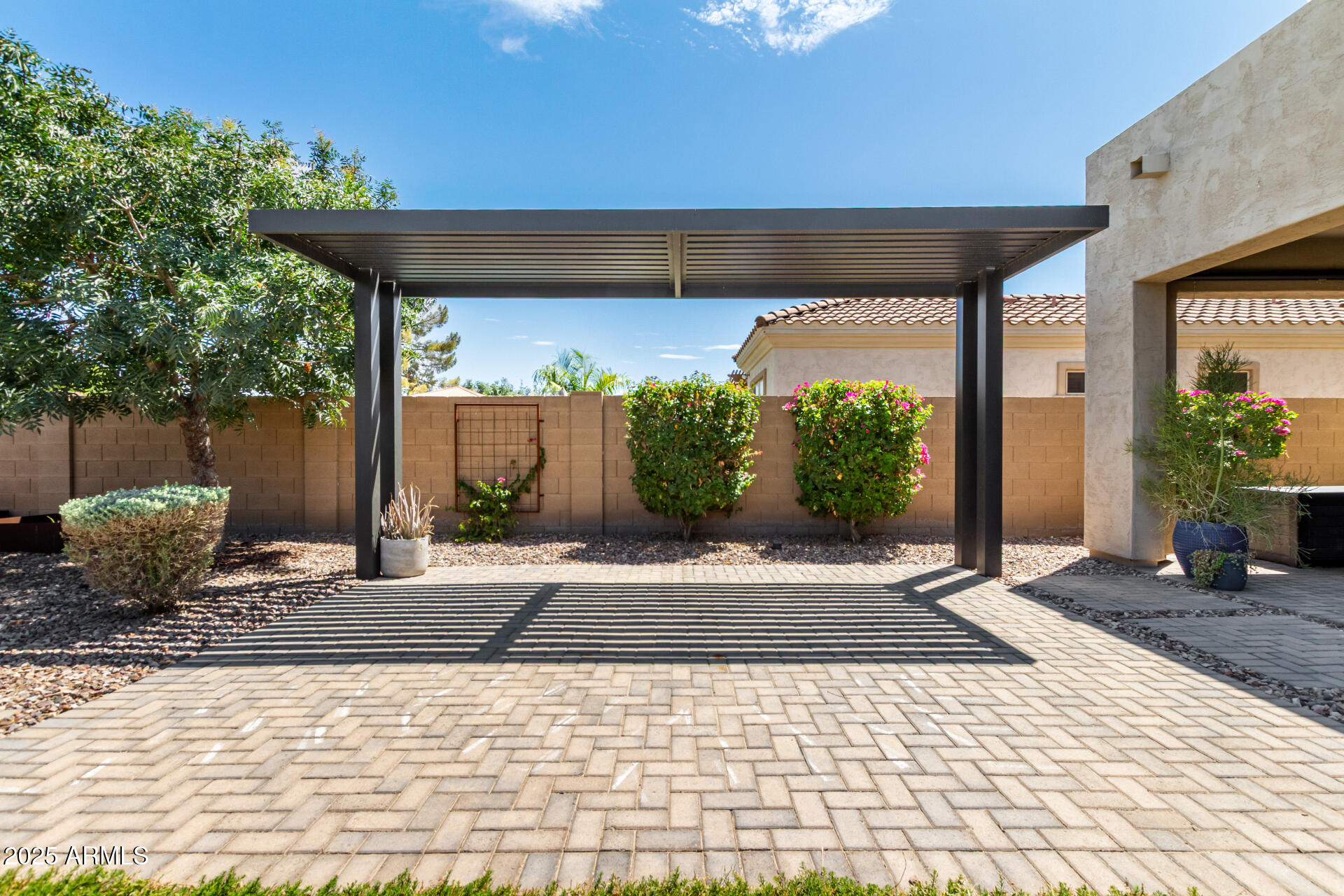 3970 E IRIS Drive
