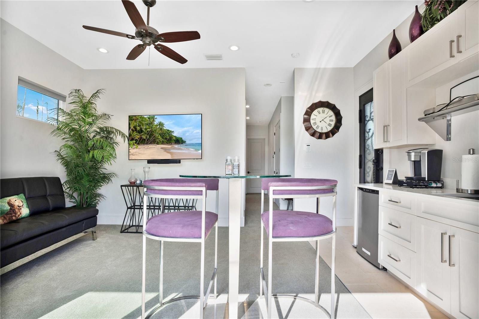 1010 N PENNSYLVANIA AVE