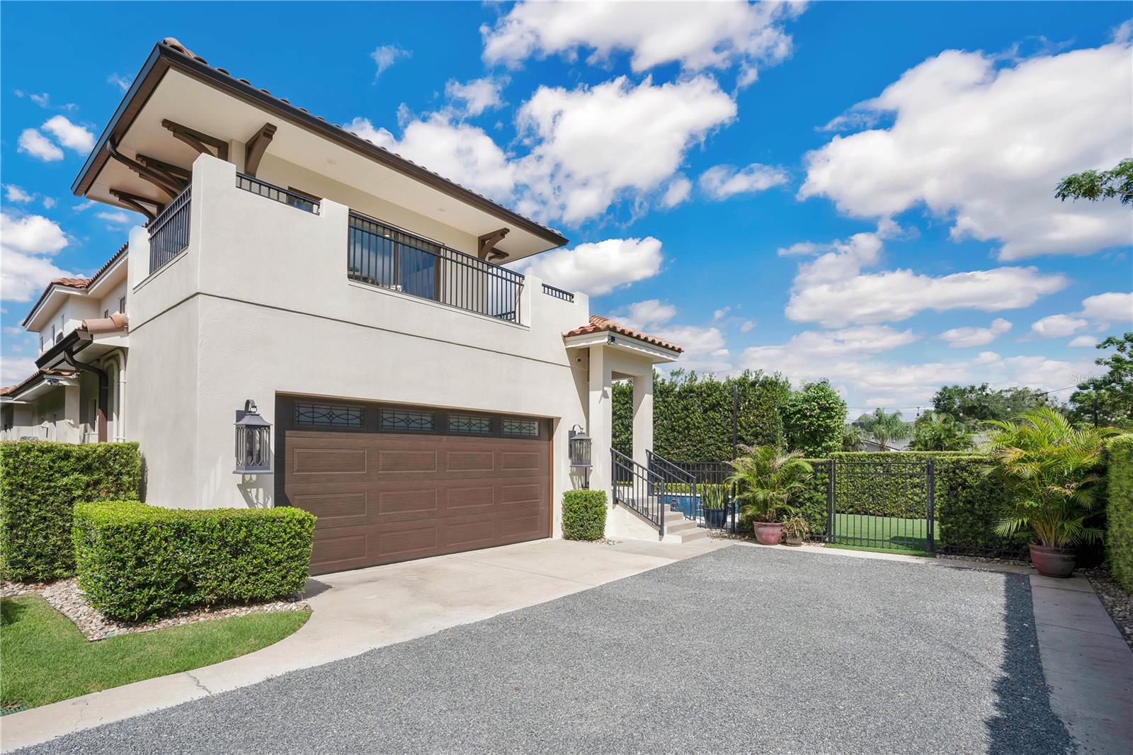 1010 N PENNSYLVANIA AVE