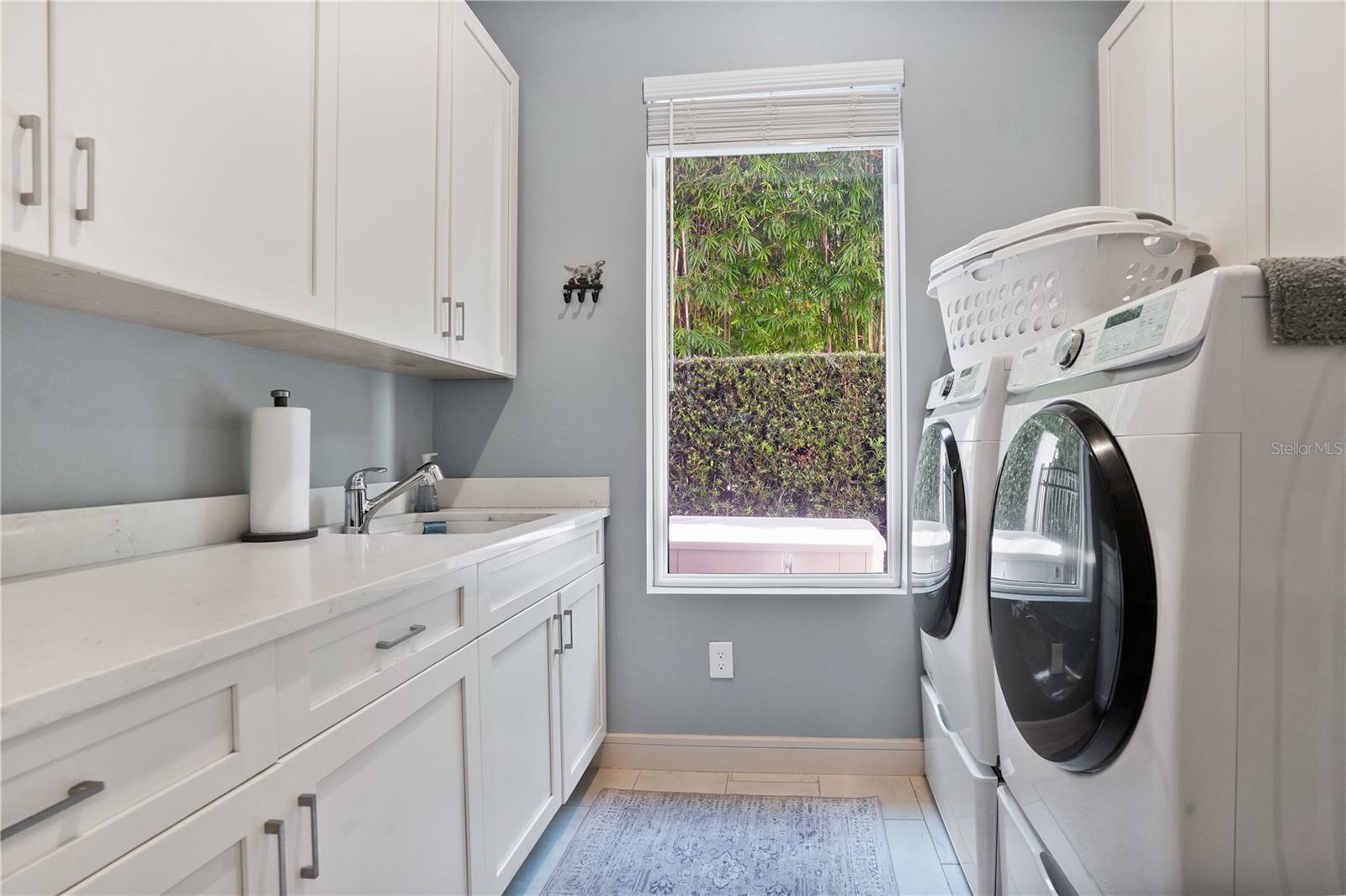 1010 N PENNSYLVANIA AVE