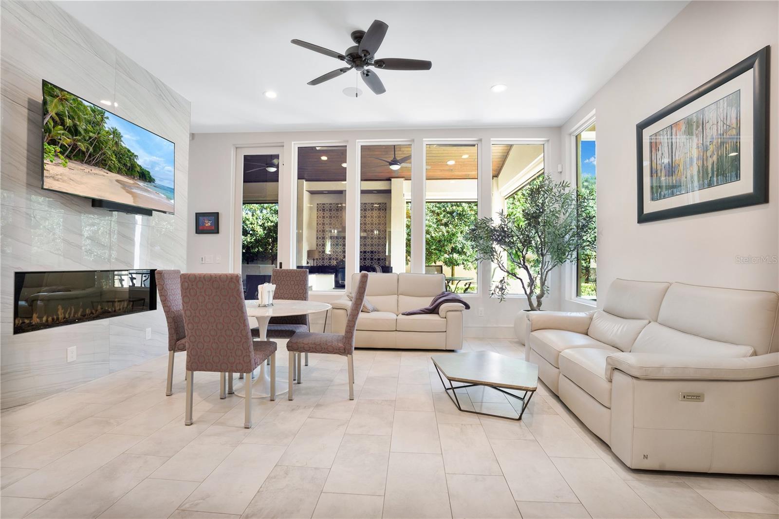 1010 N PENNSYLVANIA AVE