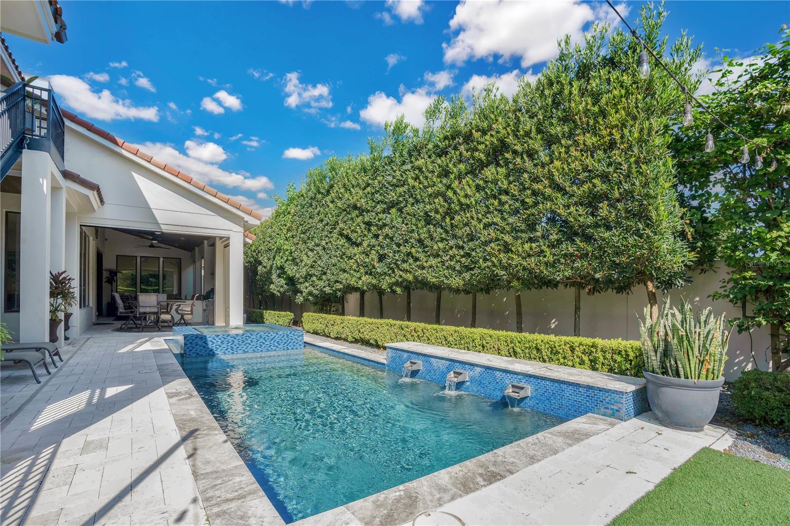 1010 N PENNSYLVANIA AVE