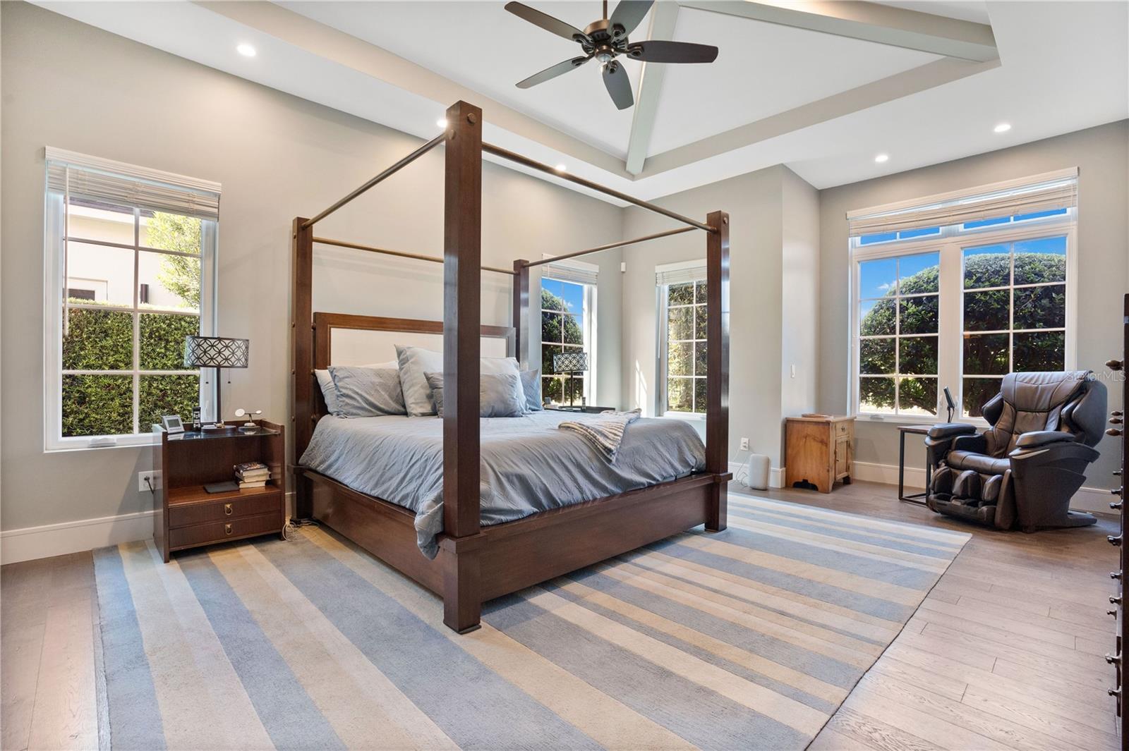 1010 N PENNSYLVANIA AVE