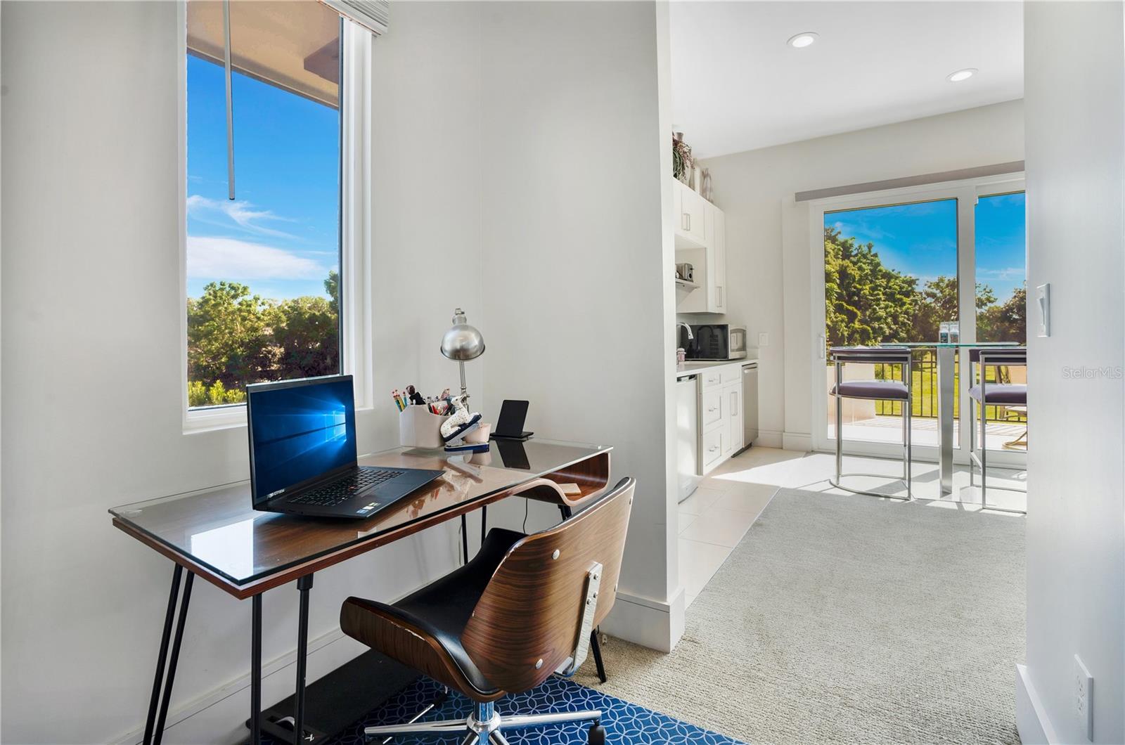 1010 N PENNSYLVANIA AVE