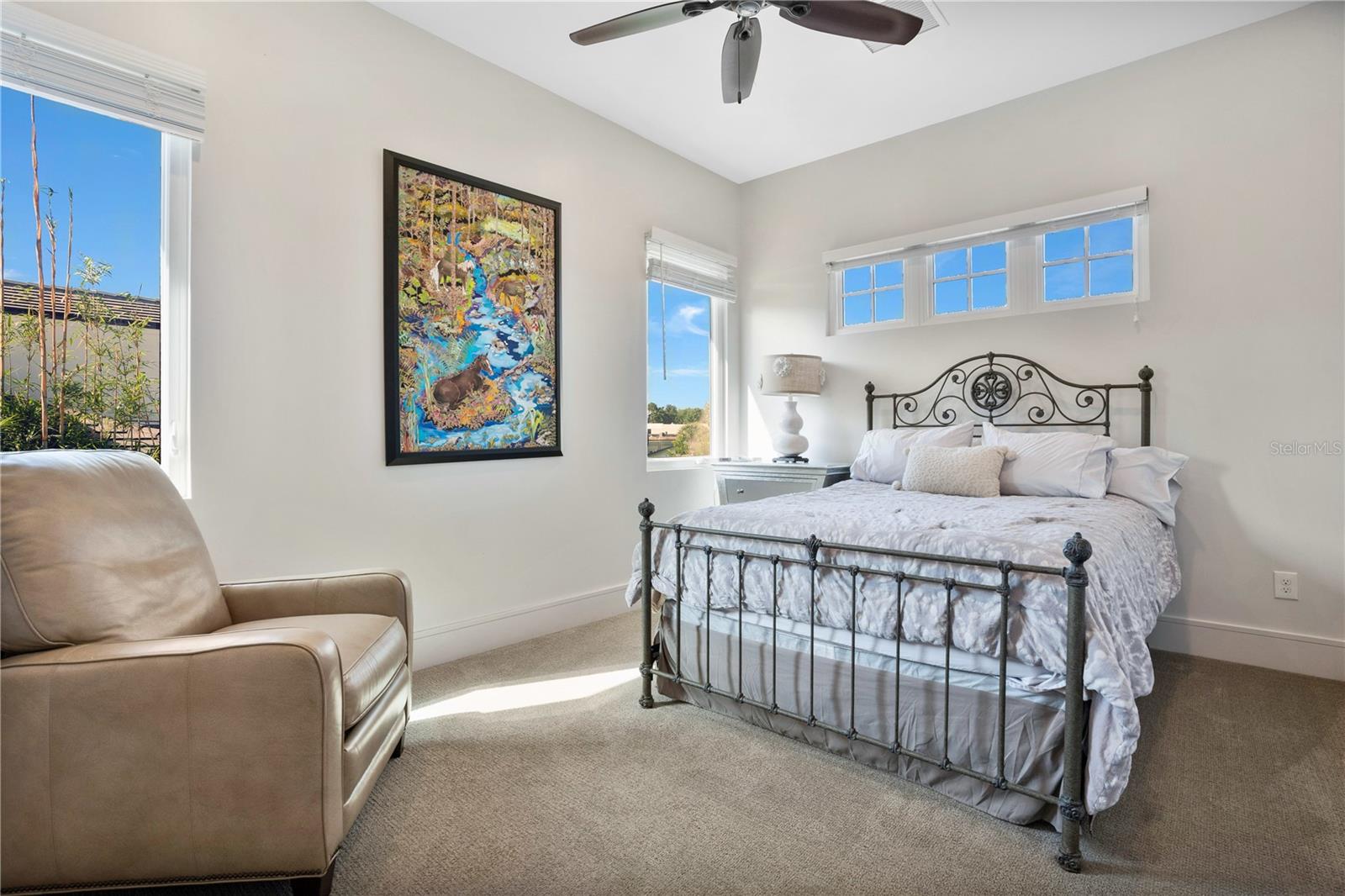 1010 N PENNSYLVANIA AVE