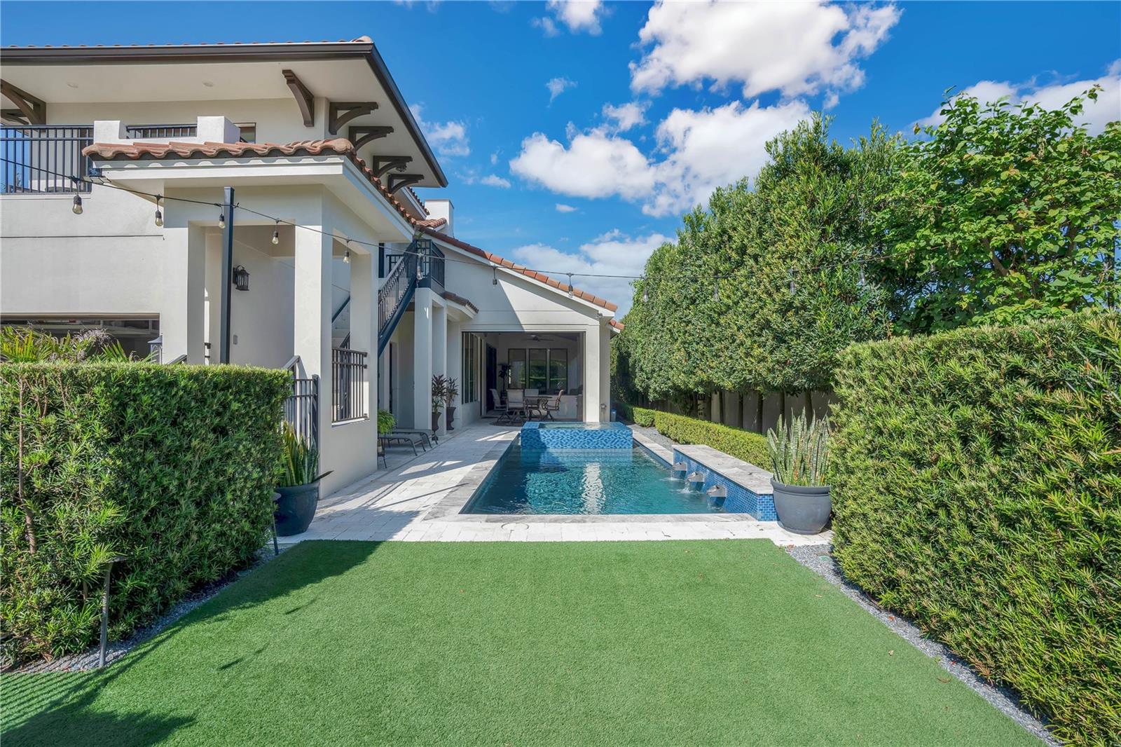 1010 N PENNSYLVANIA AVE