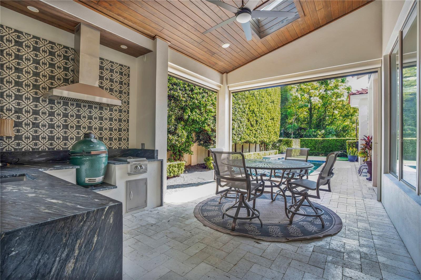 1010 N PENNSYLVANIA AVE