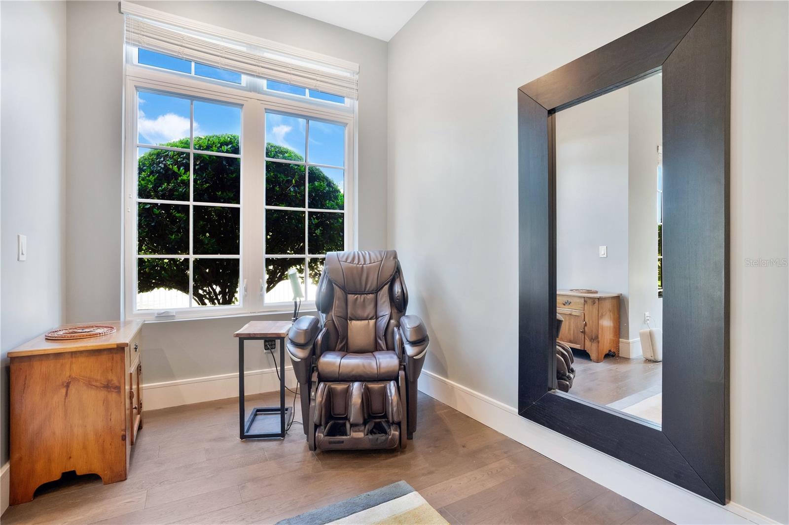 1010 N PENNSYLVANIA AVE