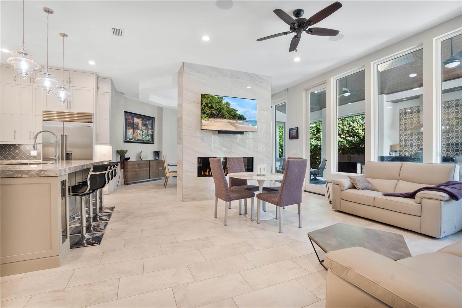 1010 N PENNSYLVANIA AVE