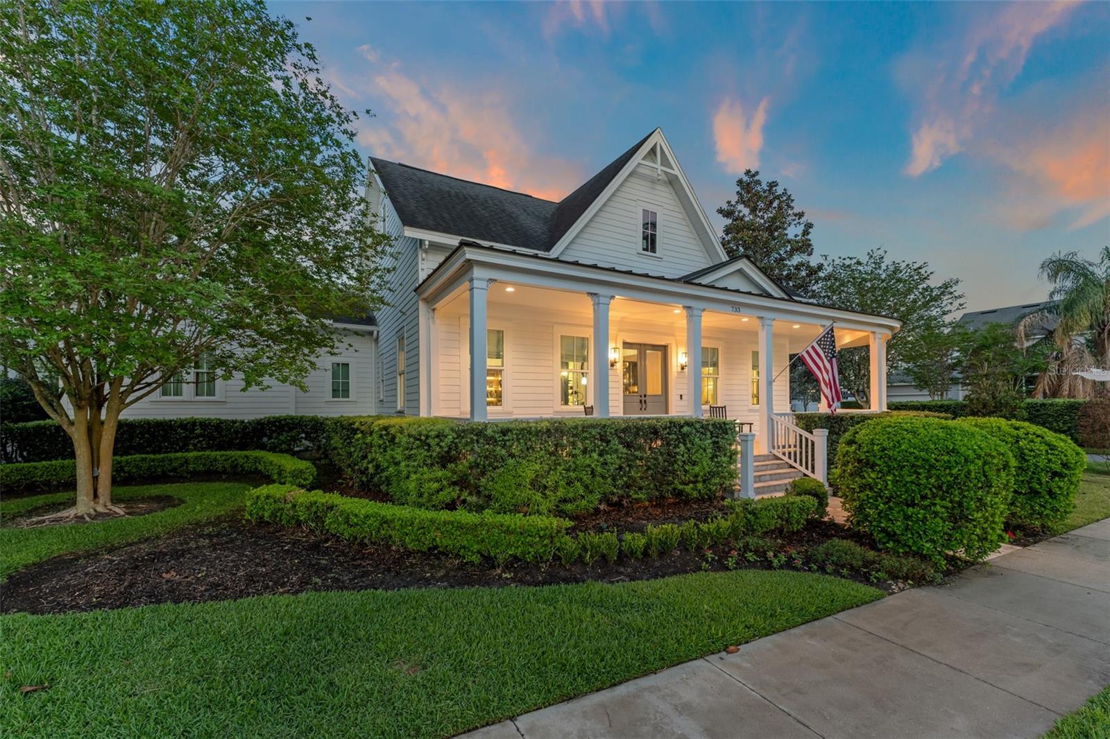 733 EASTLAWN DR