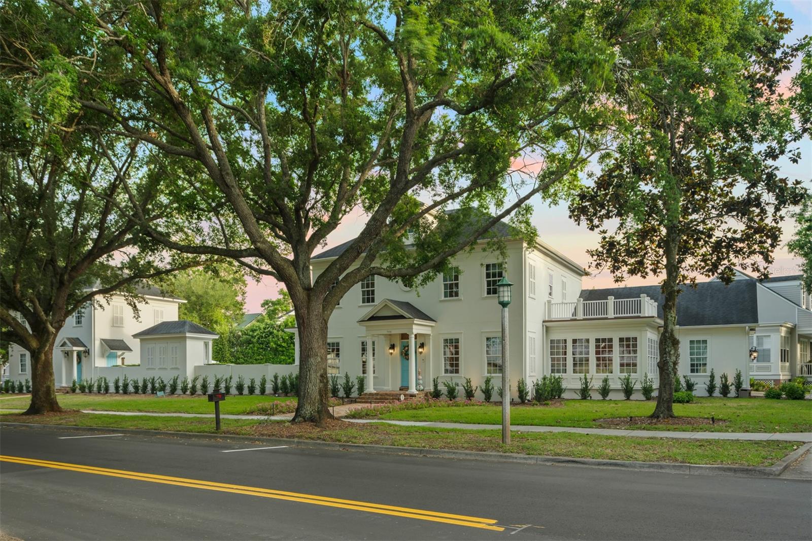 706 GOLFPARK DR