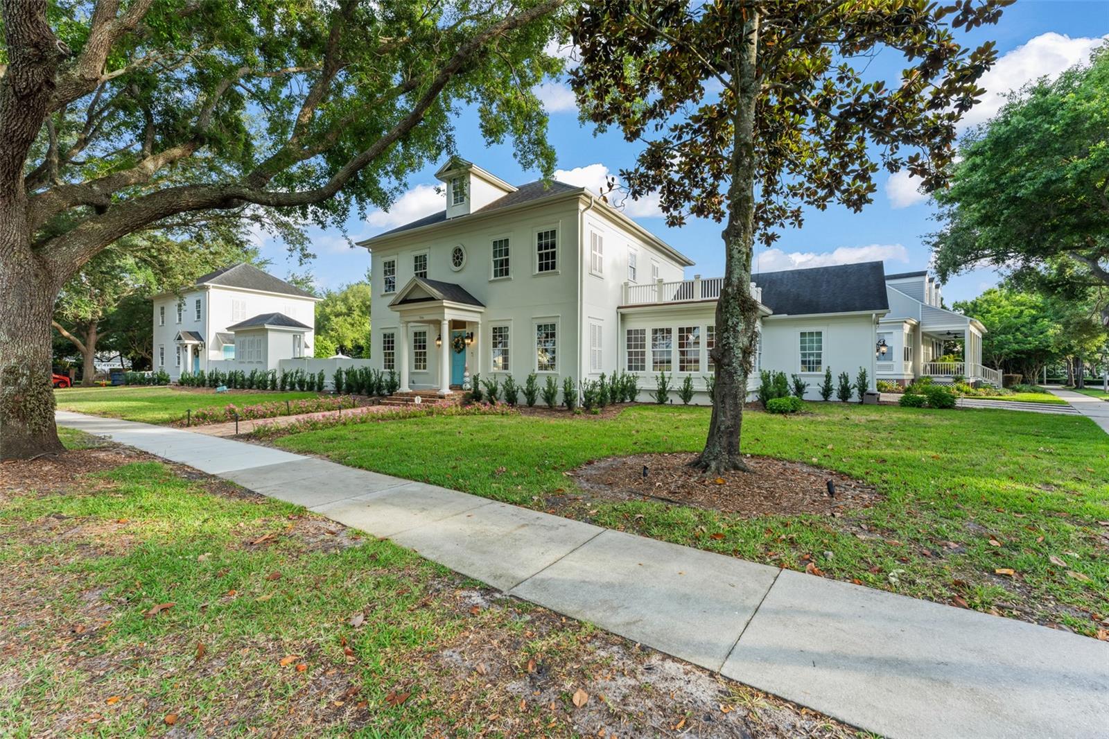 706 GOLFPARK DR