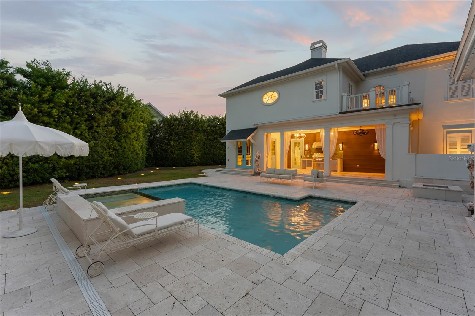 706 GOLFPARK DR