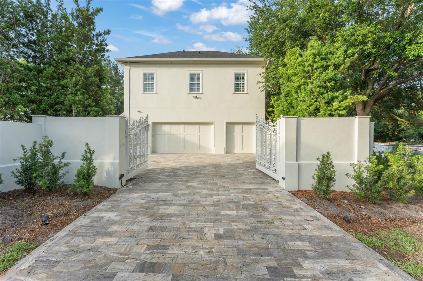 706 GOLFPARK DR
