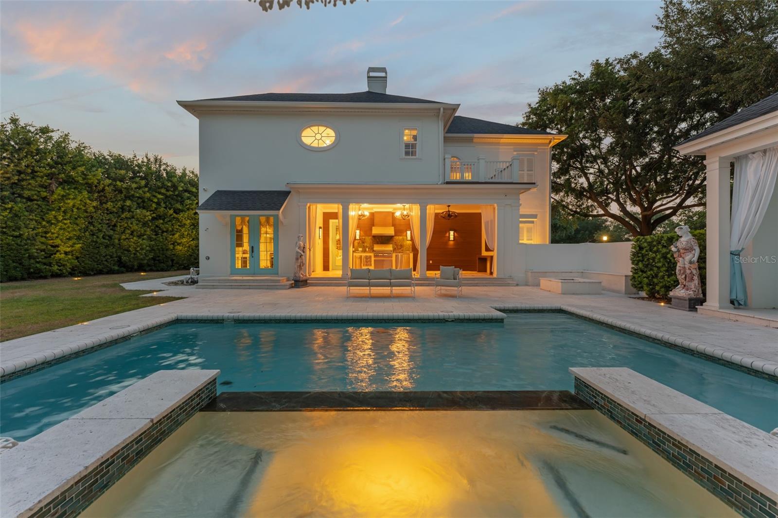 706 GOLFPARK DR