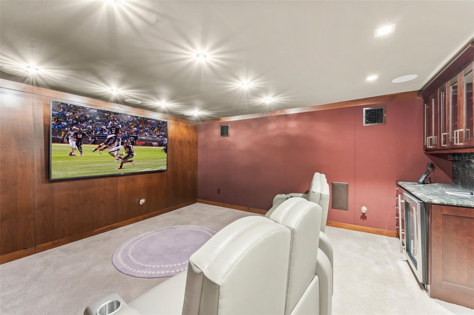706 GOLFPARK DR