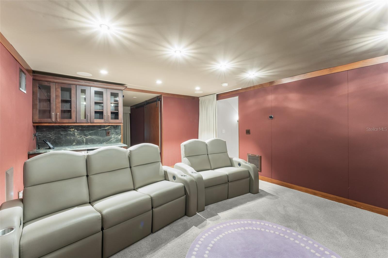 706 GOLFPARK DR