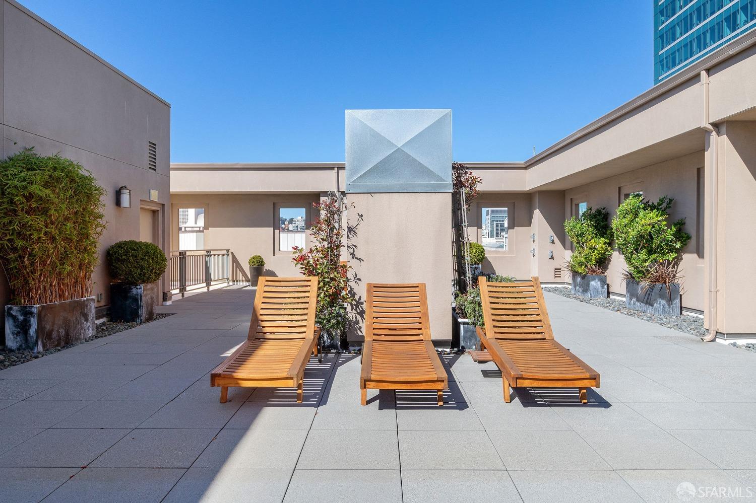 77 Van Ness Avenue # 506