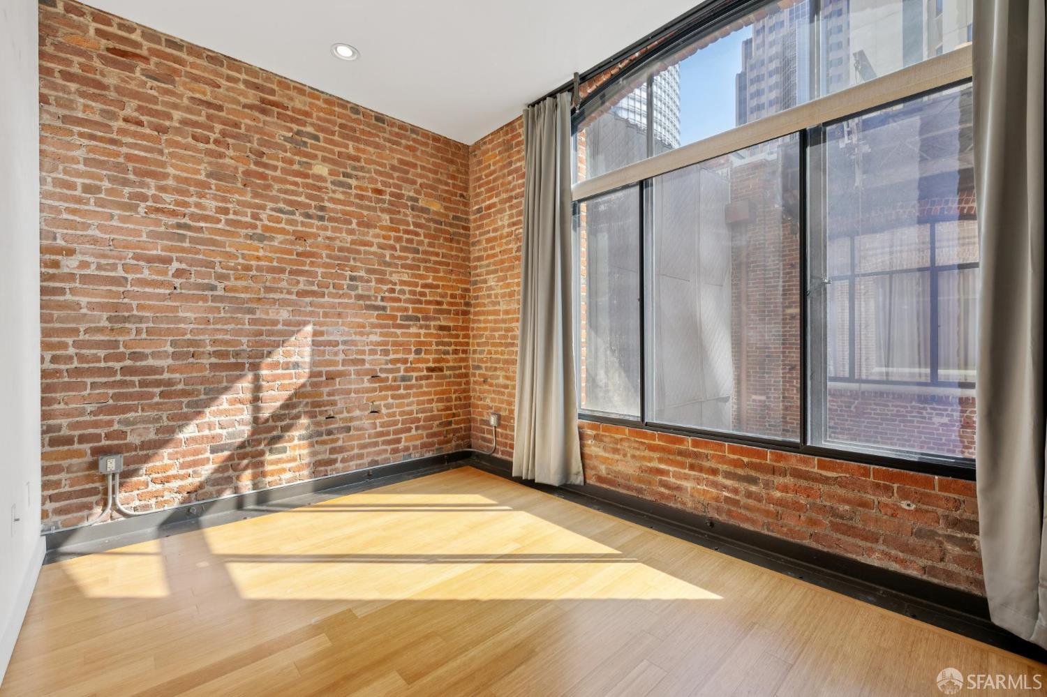 16 Jessie Street # 411