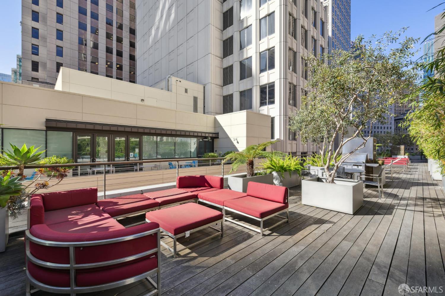 16 Jessie Street # 411