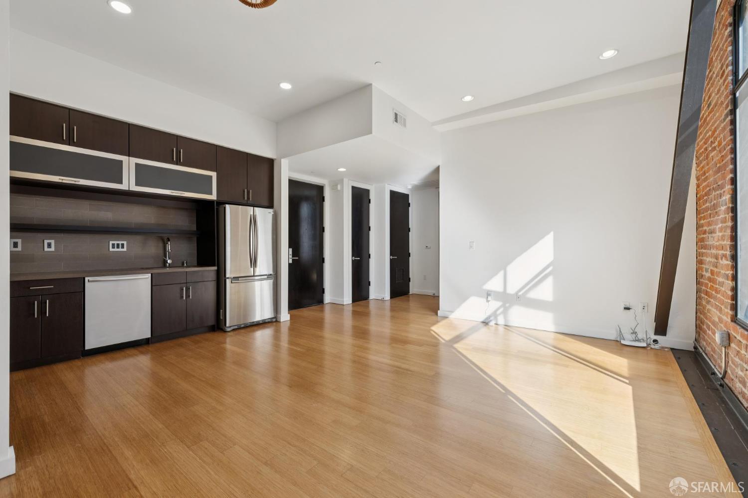 16 Jessie Street # 411